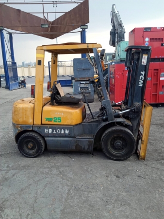 كلارك تى سى ام حموله 2.5 طن