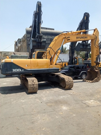 حفار هيوندااى 300