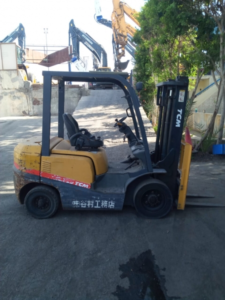 كلارك حموله2.5طن تى سى ام