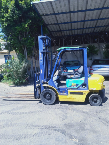 كلارك كوماتسو حمولة 2 طن