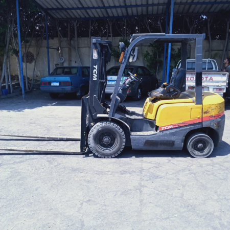 كلارك تى سى ام حمولة 2.5 طن