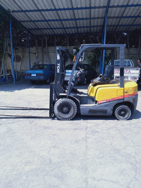 كلارك تى سى ام حمولة 2.5 طن