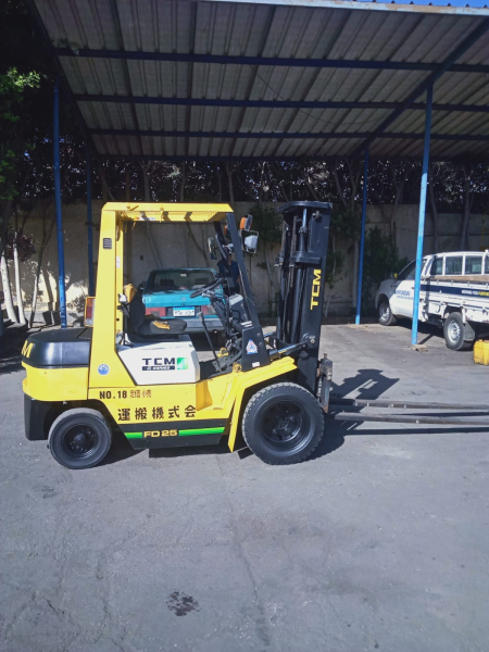 كلارك تى سى ام حمولة 2.5 طن