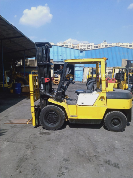 كلارك تى سى ام حمولة 4.5 طن