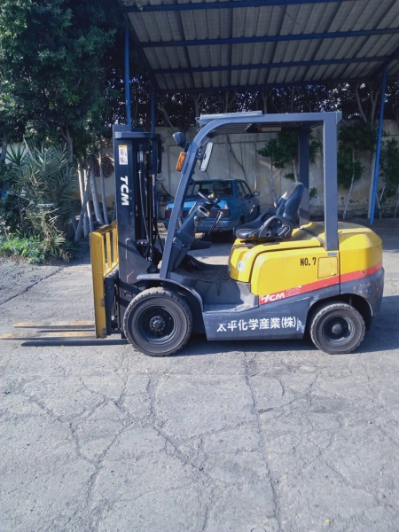 كلارك تى سى ام حمولة 2.5 طن