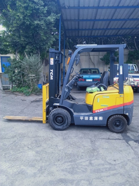 كلارك تى سى ام حمولة 1.8 طن