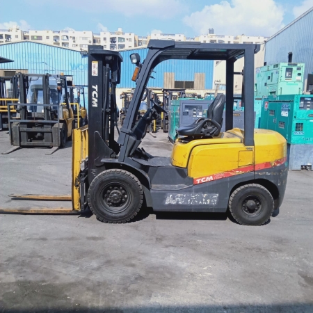 كلارك تى سى ام حمولة 2.5 طن