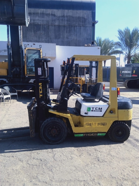 كلارك تى سى ام حمولة 2.5 طن