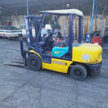 كلارك كوماتسو حمولة 3 طن