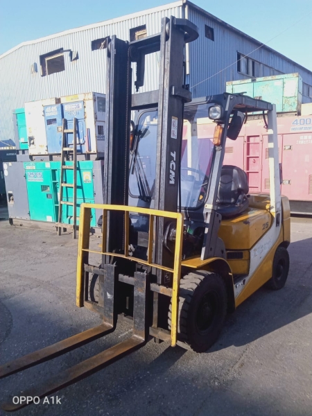 كلارك تى سى ام حمولة 2.5 طن