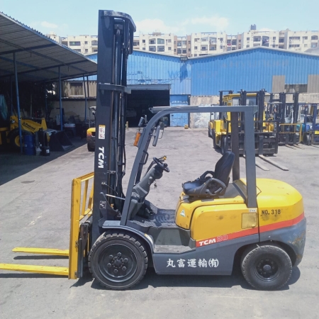 كلارك تى سى ام حمولة 3 طن