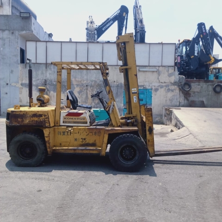 كلارك كوماتسو حمولة 7 طن