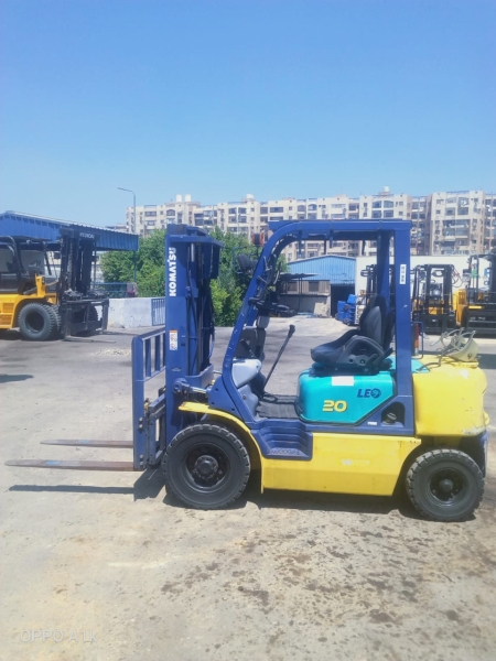 كلارك كوماتسو حمولة 2 طن