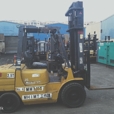 كلارك متسوبيشى حمولة 2.5 طن