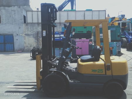 كلارك تى سى ام حمولة 2.5 طن