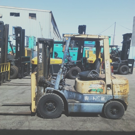 كلارك تى سى ام حمولة 2.5 طن