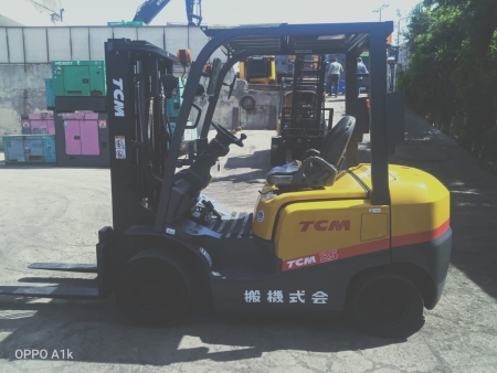 كلارك تى سى ام حمولة 2.5طن