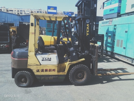 كلارك تى سى ام حمولة 2.5طن