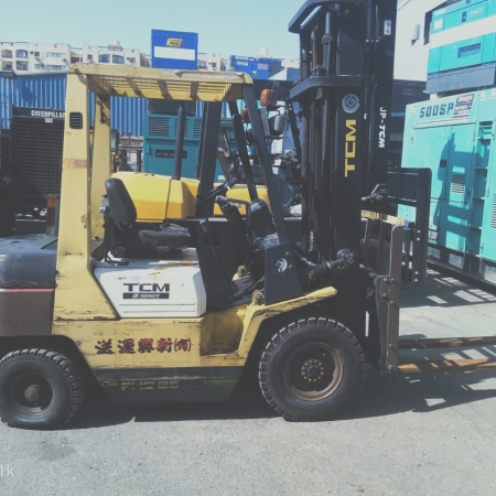 كلارك تى سى ام حمولة 2.5طن