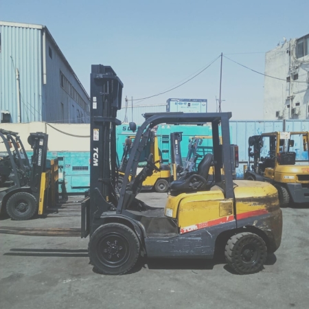 كلارك تى سى ام حمولة 2.5 طن