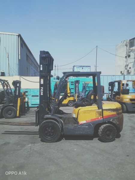 كلارك تى سى ام حمولة 2.5 طن