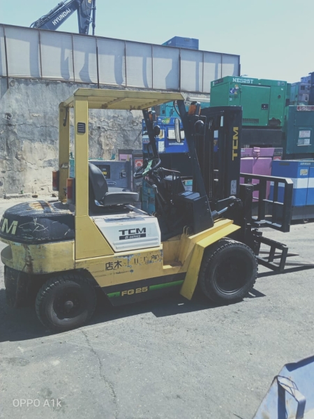 كلارك تى سى ام حمولة 2.5 طن