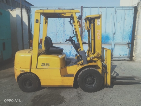 كلارك تى سى ام حمولة 2.5 طن