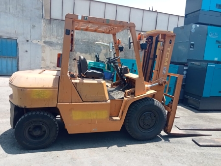 كلارك تى سى ام حمولة 3.5 طن