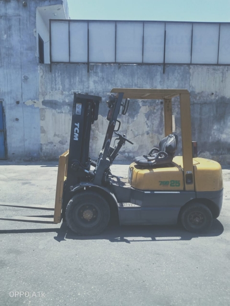 كلارك تى سى ام حمولة 2.5 طن