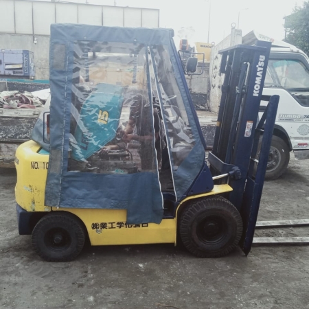 كلارك كوماتسو 1.5طن
